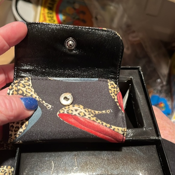 Stunning Trio by Nicole Miller, in original box. - Picture 5 of 7